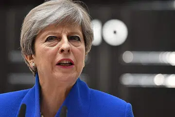 AKAN ADAKAN PERBINCANGAN LANJUT: Cik May dan pemimpin DUP, Cik Arlene Foster, telah mengadakan perbincangan dan mereka akan mengadakan perbincangan lanjut bagi mencari cara bagaimana membawa kestabilan kepada Britain. - Foto AFP