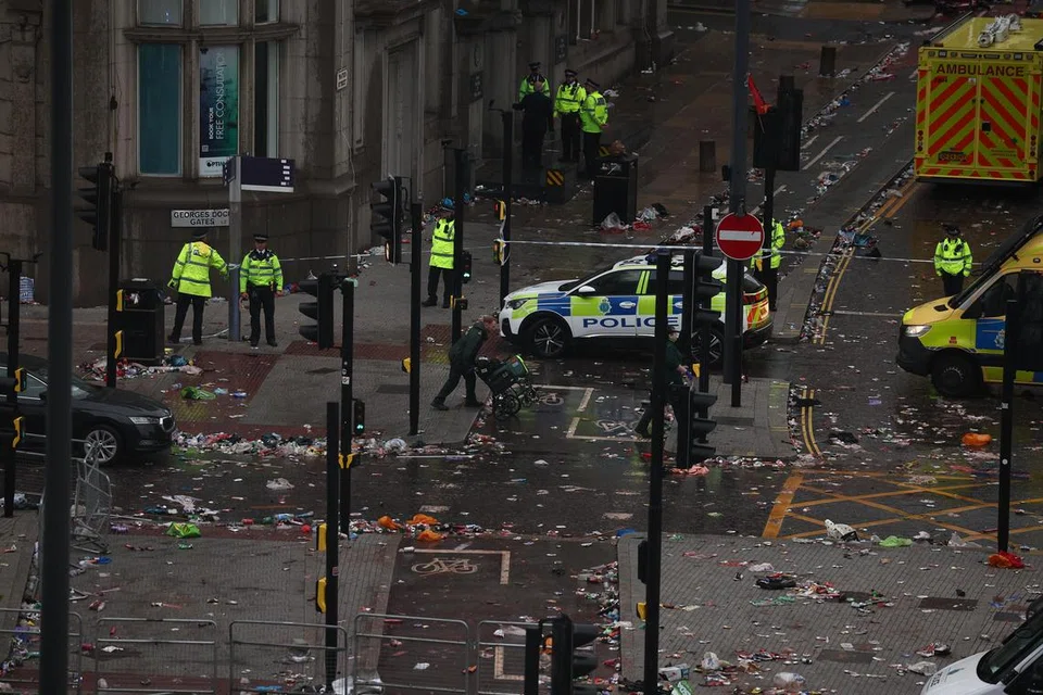 liverpool, crash