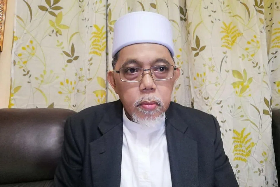 "Dengan amalan rasuah ini, maka akan timbul pelbagai tuntutan palsu, pentadbiran lemah, ketidakjujuran dan penganiayaan. Ia juga akan merendahkan martabat seseorang pegawai kerana keputusan mereka boleh 'dibeli' dengan wang ringgit sahaja. Oleh itu, wujudlah kejahatan dan pembahagian yang tidak seimbang.'' - Ustaz Mohamad Rais.