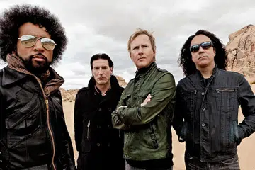 ALICE IN CHAINS: Kematian vokalis Layne Staley membuatkan pergerakan band ini terhenti tetapi ia kembali lagi pada 2006.