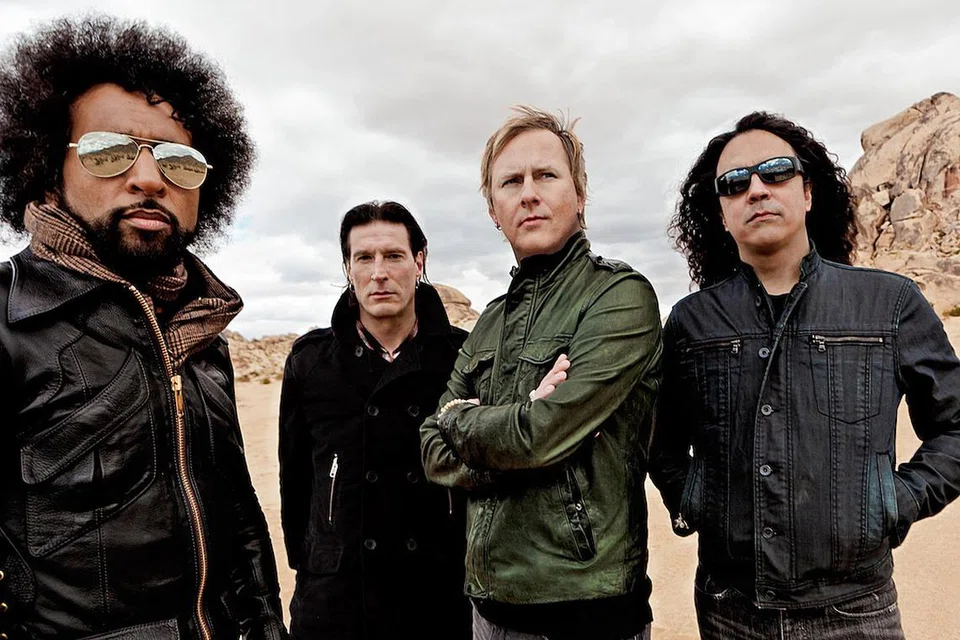 ALICE IN CHAINS: Kematian vokalis Layne Staley membuatkan pergerakan band ini terhenti tetapi ia kembali lagi pada 2006.