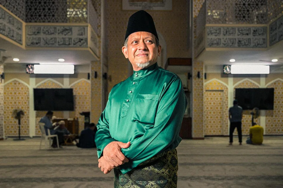 Encik Mohamed Fawzi Ali, pendamping program Pusat Khidmat Penjagaan Berterusan bagi Pesalah dan Keluarga (Fitrah), membina hubungan yang kukuh dan membantu bekas pesalah agar dapat bersepadu semula dengan masyarakat selepas keluar dari penjara.