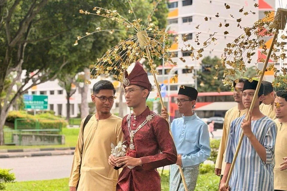 Bagi Cik Putri Kamilah Yunus, bersama suaminya, Encik Adib Abqari Abdul Razak,  (dalam gambar),  majlis persandingan dan bertandang di kolong blok menjadi peluang mengumpul ahli keluarga, sahabat serta jiran, dalam suasana penuh meriah.