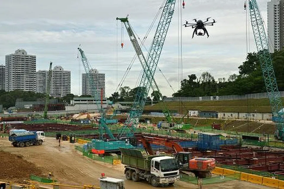 Dron digunakan sebagai sebahagian daripada kerjasama antara pelbagai agensi pemerintah untuk pemeriksaan tapak binaan. Gambar ST 