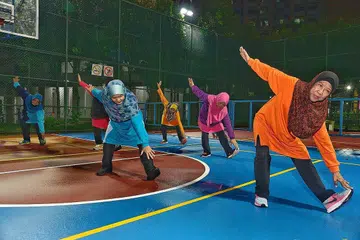 KEGIATAN FIZIKAL: Penduduk boleh jangkakan kegiatan lebih menyihatkan anjuran pertubuhan seperti Persatuan Rakyat dan Majlis Sukan Singapura (SportSG). - Foto fail