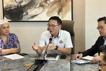 Pengerusi Jawatankuasa Pelaburan, Perdagangan dan Hal Ehwal Pengguna Johor, Encik Lee Ting Han (tengah), mengadakan perbincangan bersama delegasi Dewan Perniagaan Amerika Syarikat-Asean.