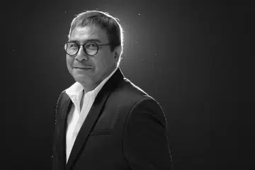 Harvey Malaihollo berpeluang berduet dengan rakan duet bagi lagu ‘Bawalah Daku’, Fairuz Hussein, buat julung-julung kalinya dalam sejarah 35 tahun lagu itu tercipta.