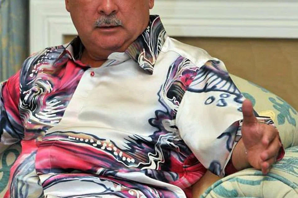 Sultan Ibrahim menyalahkan penswastaan Syarikat Air Johor (SAJ) bagi kekurangan air yang kini teruk melanda Johor.