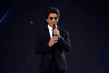 SHAH RUKH KHAN: Banyak belajar erti kerja keras dan ketegasan daripada wanita dalam hidupnya, baik ibu, isteri, anak dan rakan sekerja di Bollywood. - Foto AFP
