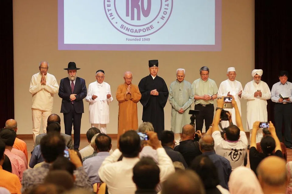 PUPUK KEHARMONIAN: Badan-badan seperti Pertubuhan Antara Keagamaan (IRO) (gambar atas) dan Pusat Harmoni telah ditubuhkan bagi memupuk keharmonian agama dan kaum di Singapura. - Foto fail 