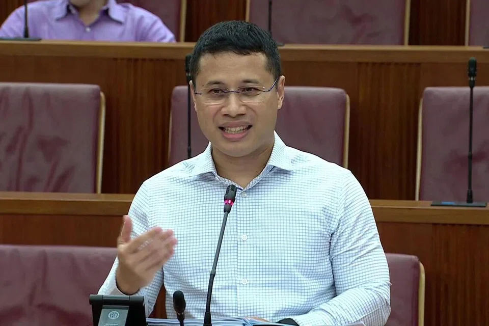 Desmond Lee, moe, bullying