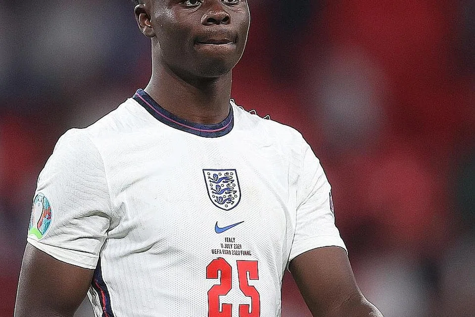 Tiga pemain yang jadi sasaran - GAGAL JARINGKAN PENALTI: Marcus Rashford, Bukayo Saka (gambar atas) dan Jadon Sancho. - Foto EPA-EFE