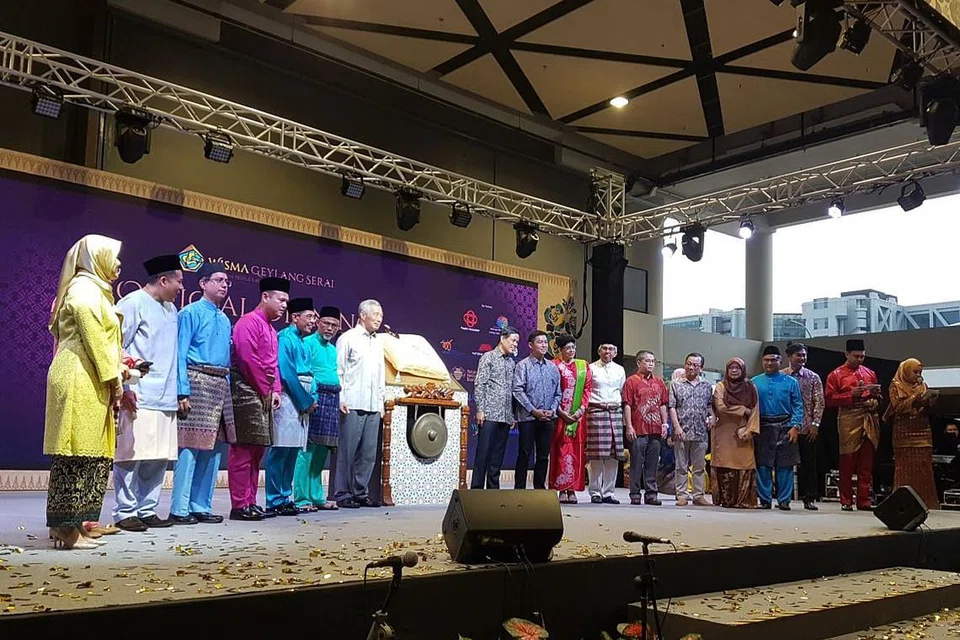 Majlis pembukaan rasmi Wisma Geylang Serai hari ini turut dihadiri tetamu terhormat Perdana Menteri Encik Lee Hsien Loong. 