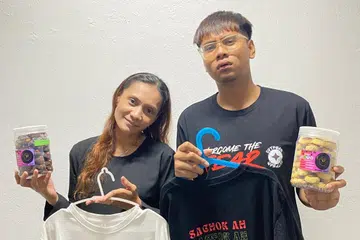 Cik Zaudah Mohamed Rashid bersama anaknya, Syed Muhsen Syed Izhmir Alshahab menyertai kursus perniagaan bagi pertingkatkan kemahiran mereka dalam menjalani perniagaan di rumah. 