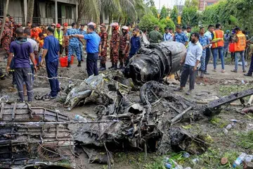 Pemerintah Bangladesh mendedahkan kesilapan juruterbang menjadi punca utama nahas jet pejuang yang merempuh sebuah sekolah di Dhaka pada Julai lalu, mengorbankan 36 orang dalam insiden udara terburuk negara itu.
Tragedi berlaku pada 21 Julai lalu apabila pesawat pejuang buatan China jenis F-7 BJI terhempas ke bangunan Milestone School and College, sejurus selepas sesi persekolahan tamat dan pelajar baru sahaja keluar dari kelas.