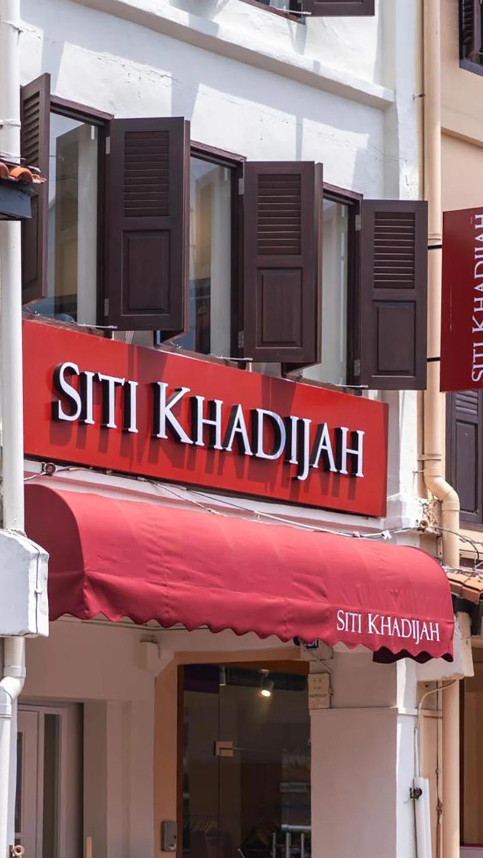 CAWANGAN SINGAPURA: Butik cawangan pertama Siti Khadijah di Singapura di 63 Arab Street.
