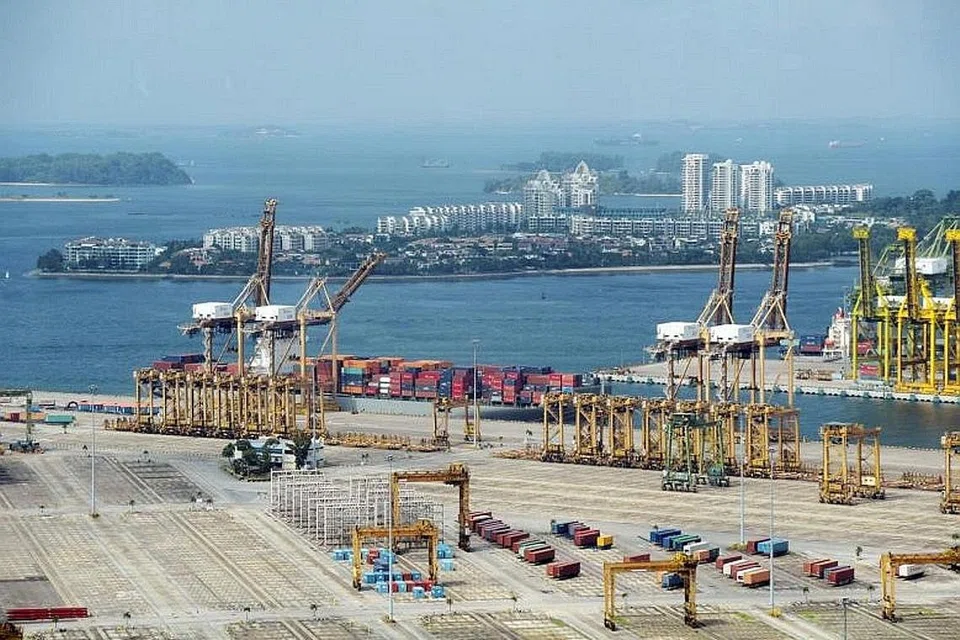 BERI LALUAN: Pelabuhan PSA di Tanjong Pagar ini akan dikosongkan bagi memberi laluan kepada pembinaan projek lain. - Foto THE STRAITS TIMES