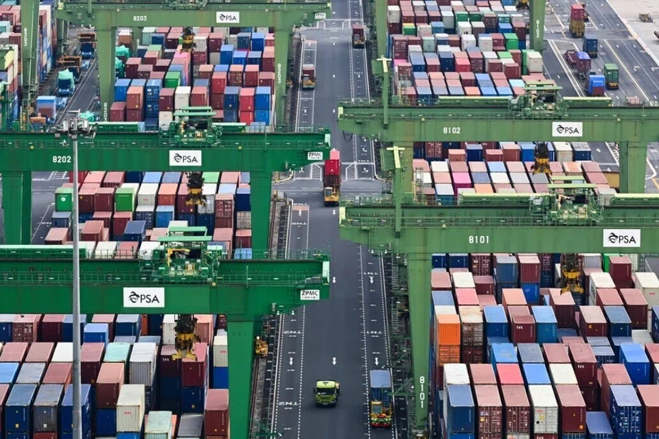 Eksport domestik bukan minyak (Nodx) dijangka berkembang sekitar 2.5 peratus pada 2025, turun daripada ramalan sebelumnya iaitu 1 hingga 3 peratus.