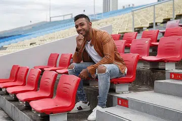 LAGU INSPIRASI: Taufik Batisah merupakan penyanyi utama bagi lagu NDP tahun ini, bertajuk 'Lebih Kukuh Bersama'. - Foto BH oleh FELINE LIM