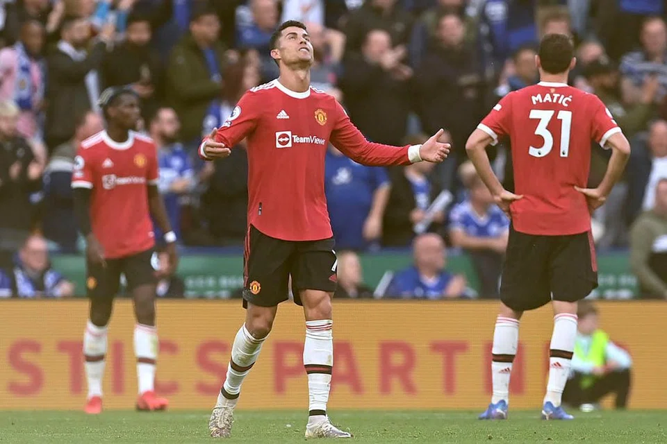  PERLU TUNJUK 'FORM' TERBAIK: Bintang United, Cristiano Ronaldo (tengah), perlu berada di tahap terbaik apabila menerima kunjungan Liverpool nanti. - Foto EPA-EFE 