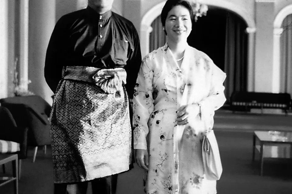 puan Noor Aishah meninggal, Yusof Ishak 