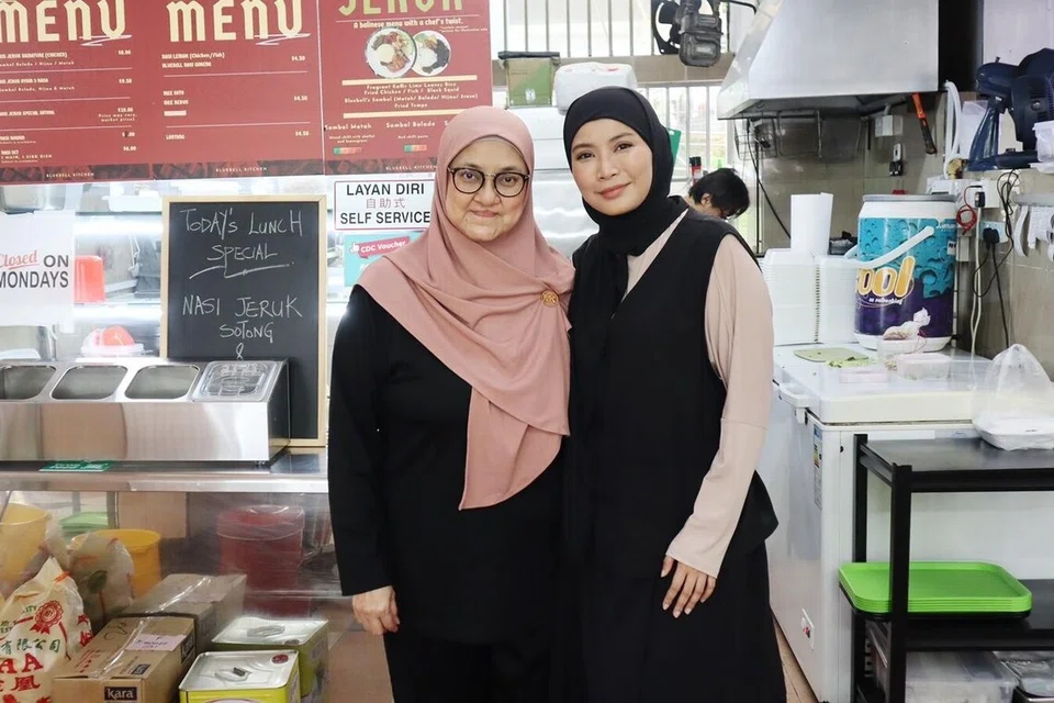 Shenty Feliziana, Bluebell Kitchen, Teck Whye Lane, nasi jeruk sotong hitam 
