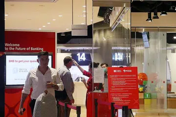DAPAT PERMINTAAN: Bank DBS berkata jumlah pinjaman kepada SME meningkat seganda Mac lalu berbanding setahun lalu. (Gambar ini diambil sebelum tempoh pemutus litar.) - Foto fail