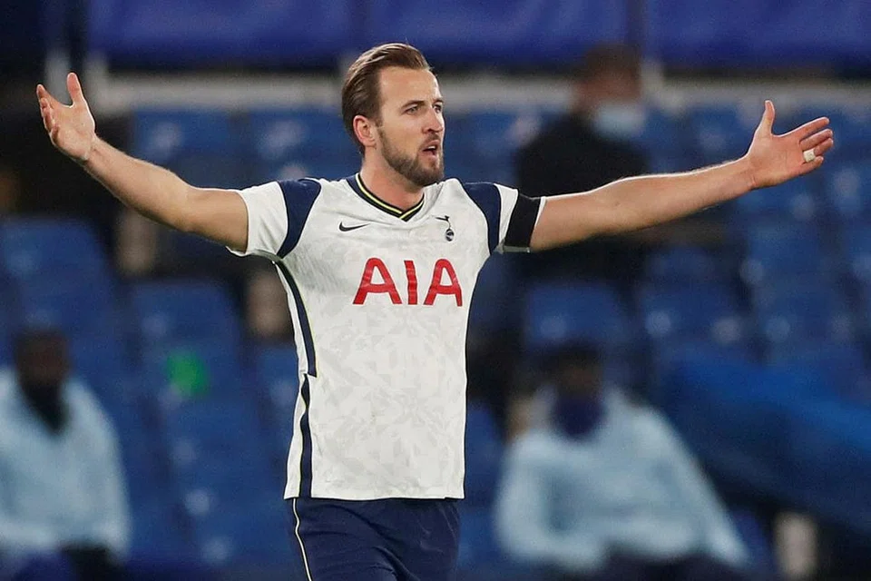BERBISA: Barisan penyerang Spurs Son Heung-Min, Harry Kane (atas) dan Lucas Moura bukan sahaja digeruni malah menjadi senjata tiga serampang yang bukan sahaja pantas, malah tepat memburu sasaran. - Foto REUTERS