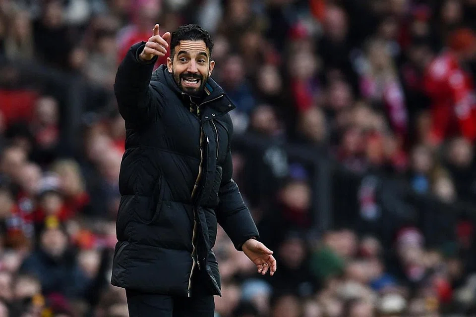 Di khalayak ramai, jurulatih Manchester United, Ruben Amorim, cuba menentang tanggapan bahawa beliau mahu mengetepikan Marcus Rashford.