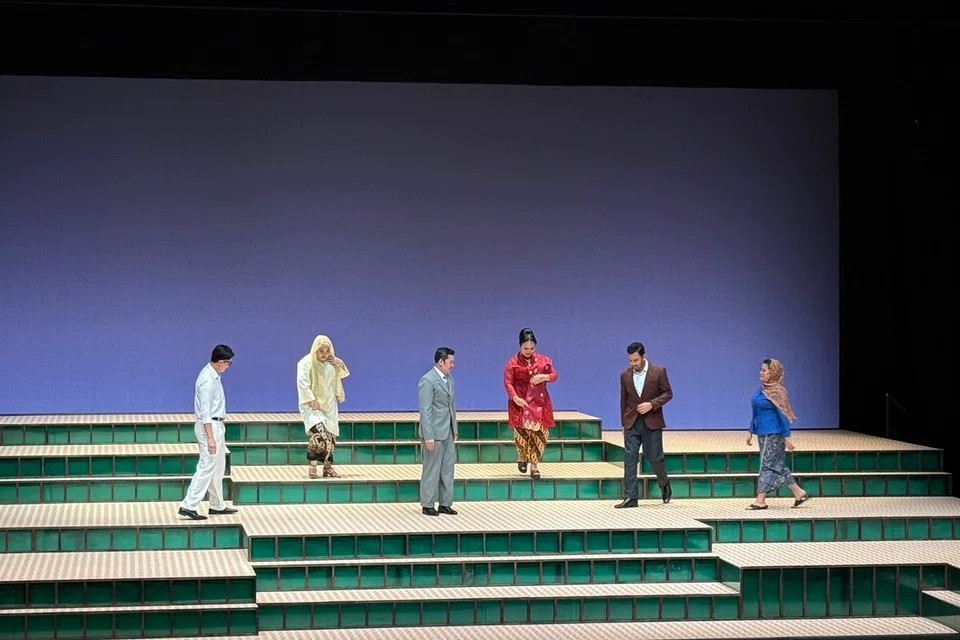 Yusof: Portrait of a President, ekamatra