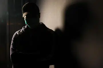 Dua remaja berusia 15 dan 17 tahun masing-masing dikenakan perintah dan ditahan di bawah Akta Keselamatan Dalam Negeri (ISA) kerana menjadi radikal sendiri. 