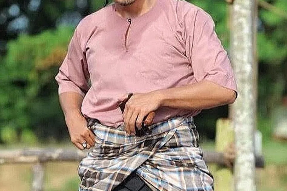 JADI SEBUTAN: Adi Putra, diberi watak tokoh dan pejuang bersejarah, Mat Kilau, yang filemnya kini sudah mencecah kutipan RM12.2 juta ($3.84 juta) dalam tempoh empat hari ditayangkan di seberang Tambak. - Foto INSTAGRAM ADI PUTRA