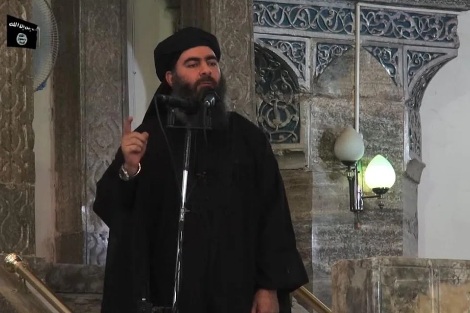 Pemimpin ISIS, Abu Bakar Al-Baghdadi, yang mengaku sebagai 'kalifah', dikatakan pergi ke Iraq dari Syria into membincangkan "kekangan yang sedang dihadapi di Mosul" bersama pemimpin lain kumpulan pengganas itu, yang diserang tentera Iraq. 