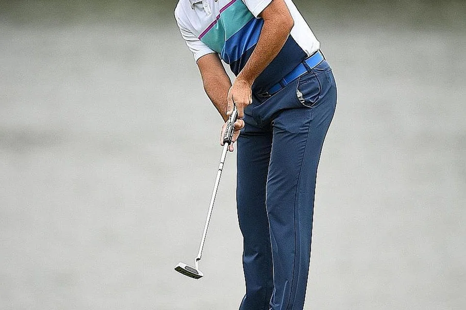 TIGA YANG TERBAIK: Ernie Els, Adam Scott dan Sergio Garcia (atas), yang di kalangan mereka pernah menjuarai kejohanan 'Major' golf dunia dan pelbagai kejuaraan PGA lain, merupakan antara tarikan utama di edisi ke-51 Kejohanan Golf Terbuka Singapura SMBC kali ini yang berlangsung di Sentosa Golf Club pada Khamis hingga Ahad ini. - Foto AFP
