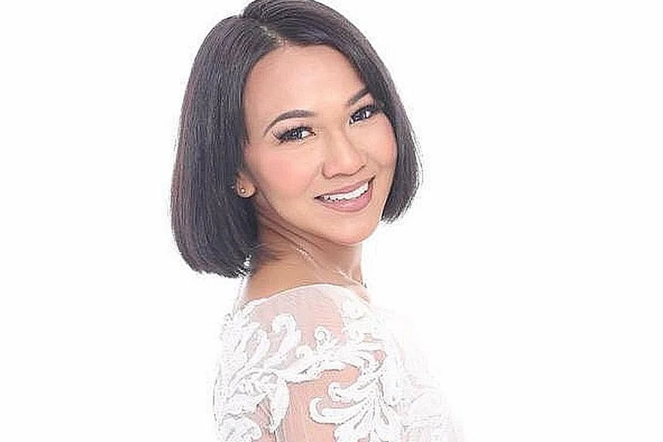 RELA MENANTI: Walaupun akui kadangkala rasa perit dan perlu banyak bersabar dalam memburu cita-cita agar tidak mudah putus asa, pelakon dan pengacara Jasper Supayah gembira diberi peluang merakam 'Empati' yang penuhi impiannya bergelar penyanyi. - Foto ihsan JASPER SUPAYAH