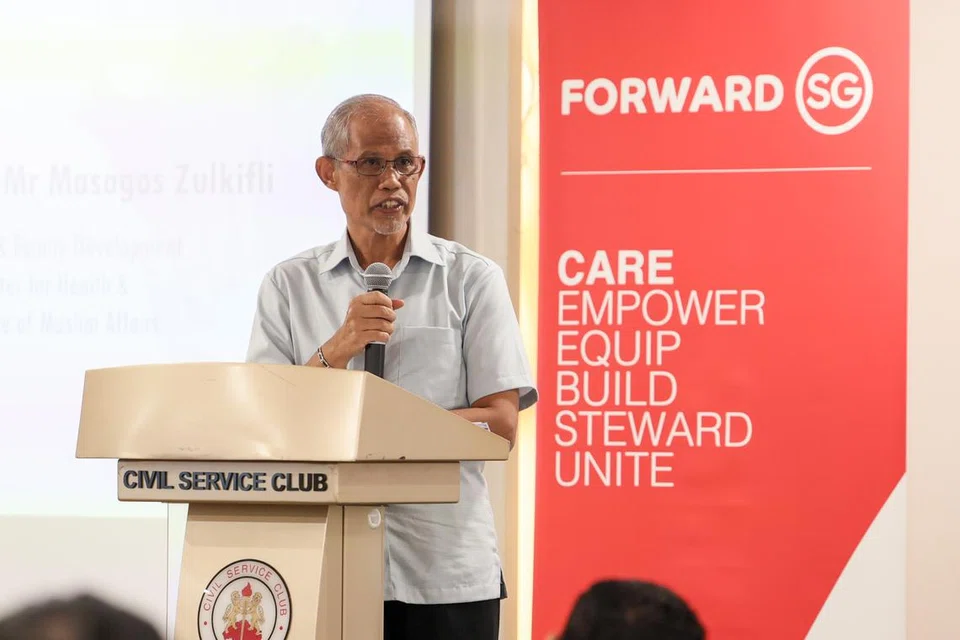 LEBIH BANYAK BANTUAN: Menteri Pembangunan Sosial dan Keluarga, Encik Masagos Zulkifli Masagos Mohamad, berkata walaupun bilangan isi rumah yang memerlukan bantuan ComCare telah berkurangan apabila kesan Covid-19 reda, jumlah bantuan yang diberikan kepada setiap isi rumah telah meningkat secara purata.