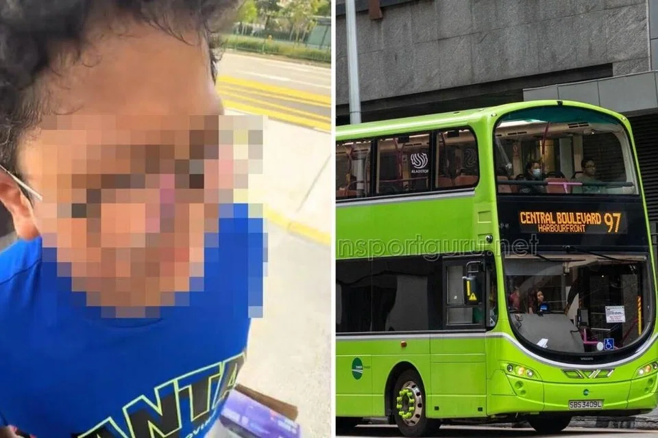 Matin, 11 tahun, kelihatan gelisah menantikan bas 97. 