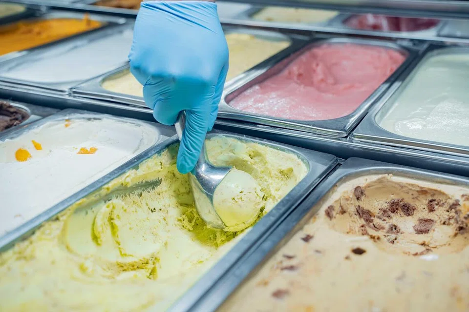 Perisa ‘gelato’, ‘Sea Salt Pistachio’, dihasilkan dengan kacang pistasio dari Italy. 