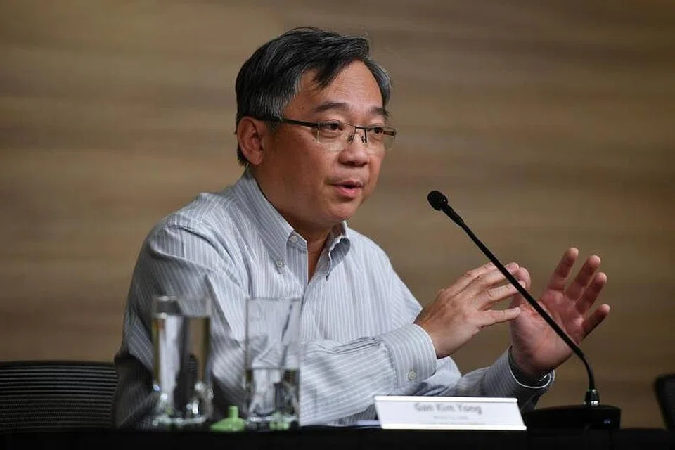 LANGKAH SINGAPURA: Menteri Kesihatan, Encik Gan Kim Yong, dalam ucapannya semasa menghadiri sidang televideo kumpulan 20 negara atau G20 semalam, telah mengongsi respons Singapura terhadap penularan virus Covid-19 dan menekankan pentingnya menangani kesihatan awam, kesan ekonomi dan sosial pandemik.