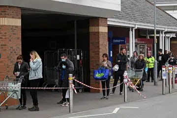 Covid-19: Britain beri amaran laksana jarak selamat lebih ketat jika awam terus enggan patuh