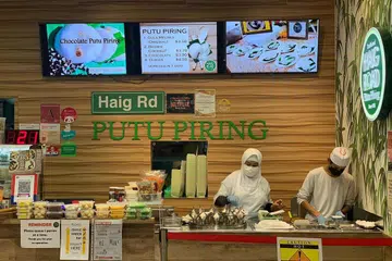 PENJENAMAAN BAIK: Penjenamaan yang baik membuat Haig Road Putu Piring dapat melestarikan makanan tradisional Melayu.
