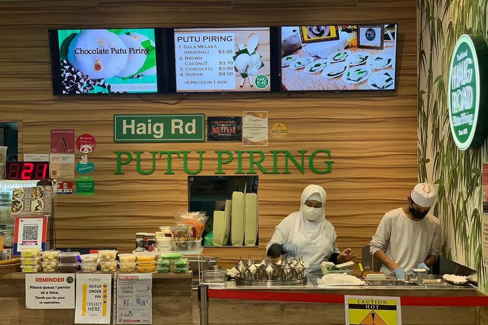 PENJENAMAAN BAIK: Penjenamaan yang baik membuat Haig Road Putu Piring dapat melestarikan makanan tradisional Melayu.
