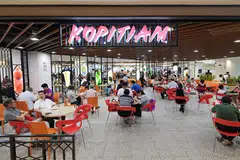 BELI SYARIKAT: NTUC Enterprise akan membeli kesemua Kopitiam Investment dan anak syarikatnya, dengan urus niaganya dijangka selesai menjelang hujung tahun ini.