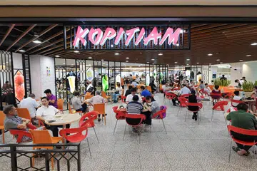 BELI SYARIKAT: NTUC Enterprise akan membeli kesemua Kopitiam Investment dan anak syarikatnya, dengan urus niaganya dijangka selesai menjelang hujung tahun ini.