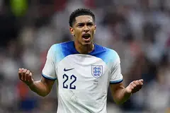 BAKAT LUAR BIASA: Bellingham membuat penampilan sulungnya dalam Piala Dunia di Qatar, menjaringkan gol dalam aksi pembukaan England ketika menang 6-2 menentang Iran dan adalah antara pemain yang beraksi cemerlang dalam pasukan di kejohanan itu. - Foto REUTERS