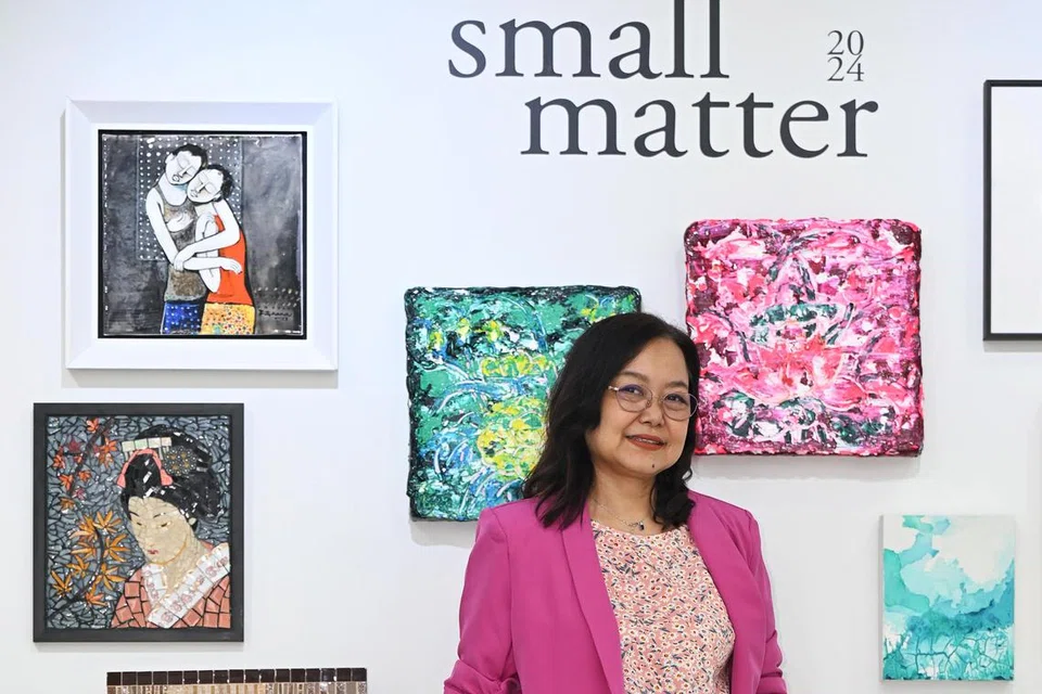 Masturah Sha’ari ketika menyiapkan bahan yang akan dipamerkan dalam ‘Small Matter 2024’ di balai seni Maya Gallery di 57 Genting Lane, #05-00.