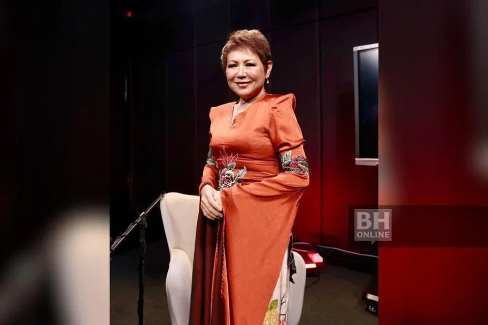 Penyanyi Shima, 56 tahun, tampil bersuara berhubung bayaran royalti yang belum diterima daripada Recording Performers Malaysia Berhad (RPM), sejak mendaftar sebagai ahli pertubuhan pengurusan kolektif industri muzik ketika fasa Perintah Kawalan Pergerakan (PKP) pada 2021.