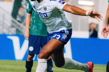 Pemain Lion City Sailors, Matthias Phaeton (tengah), menjaringkan gol tunggal perlawanan untuk memastikan tiga mata berharga semasa menewaskan kelab Hong Kong, Tai Po FC, dalam aksi Liga Juara-Juara Asia Dua (ACL2) di Stadium Mong Kok pada 15 Oktober.
