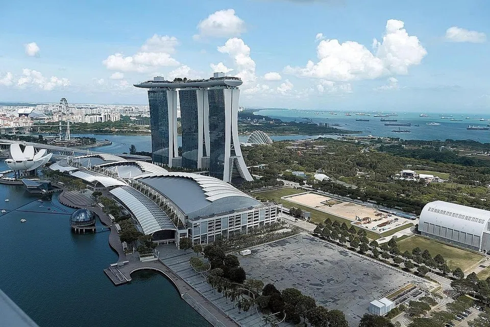 SENTUHAN MEWAH: Pelaburan semula MBS itu adalah yang terbesar sejak pembukaan resort bersepadu (IR) dan merupakan tambahan kepada peluasan bernilai berbilion dolar yang diumumkan pada 2019. Di bawah pelan pelaburan semula terkini, semua bilik dan suite di menara 1 dan 2 MBS akan diubah suai secara berperingkat sepanjang 2022 dan 2023. - Foto BH GAVIN FOO