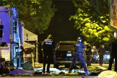 Sekurang-kurangnya 11 orang terbunuh dan berpuluh-puluh yang lain cedera apabila seorang lelaki yang memandu kereta, merempuh para pengunjung di festival masyarakat Filipina di Vancouver pada 27 April.